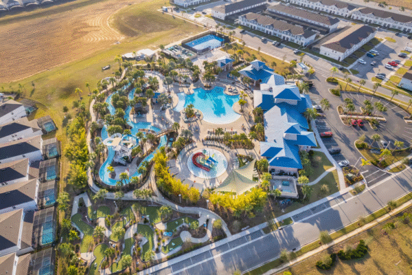 ¡ESTANCIA ÉPICA! ¡7 dormitorios con piscina, jacuzzi y parque acuático gratuito! - Image 3
